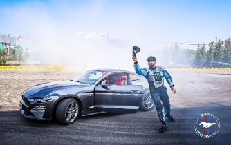 主题为“飘移传奇”的福特Mustang Day